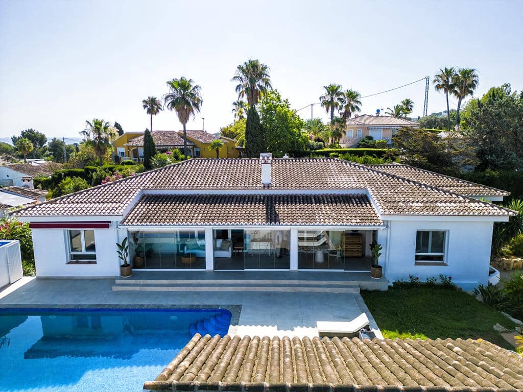 4 bedroom Villa for sale in Denia with pool garage - € 1,390,000 (Ref: 9100163)