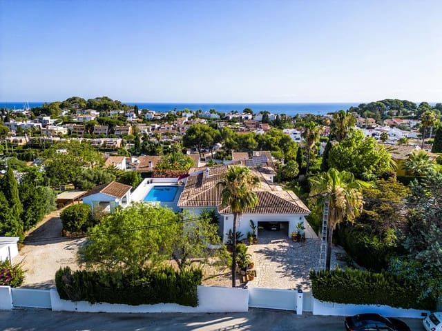 Chalet de 4 habitaciones en Dénia en venta con piscina garaje - 1.390.000 € (Ref: 9100163)