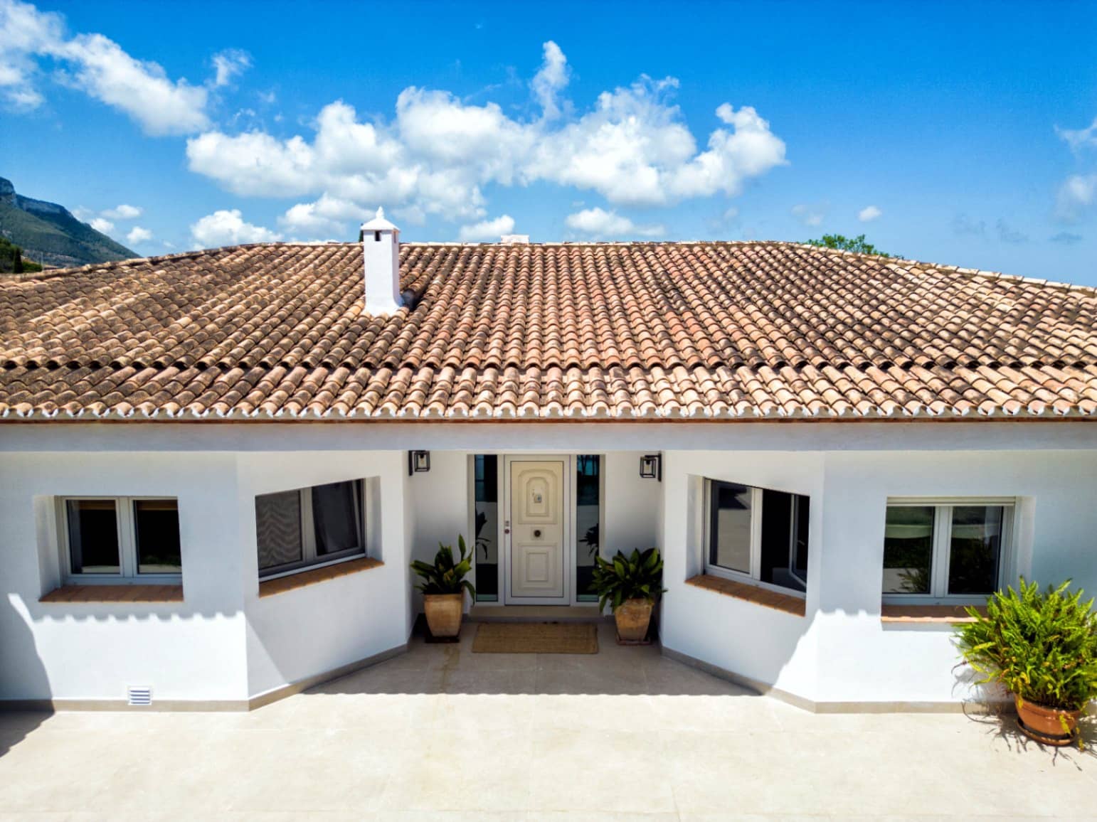 4 bedroom Villa for sale in Denia with pool garage - € 1,390,000 (Ref: 9100163)