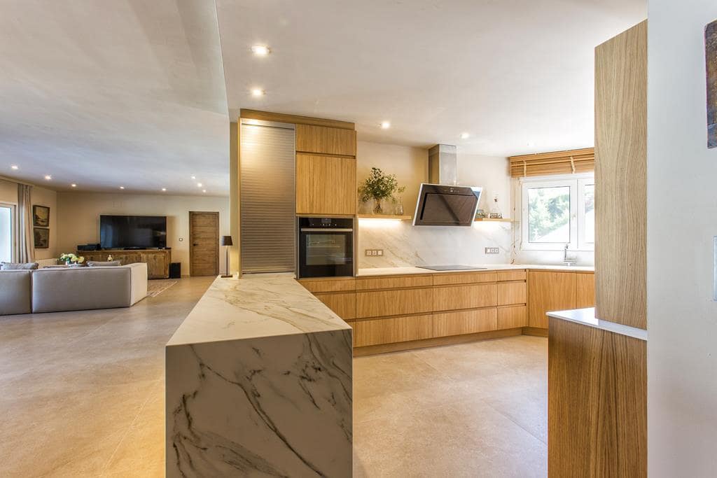 4 sypialnia Willa na sprzedaż w Denia z basenem garażem - 1 290 000 € (Ref: 9100163)