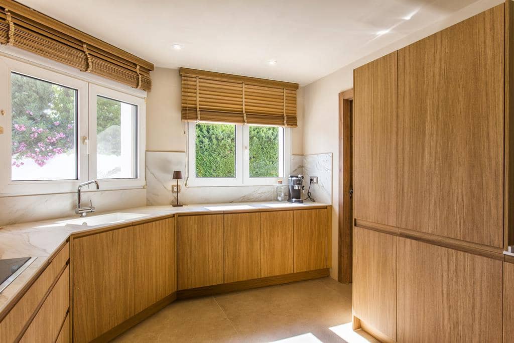 4 sypialnia Willa na sprzedaż w Denia z basenem garażem - 1 290 000 € (Ref: 9100163)