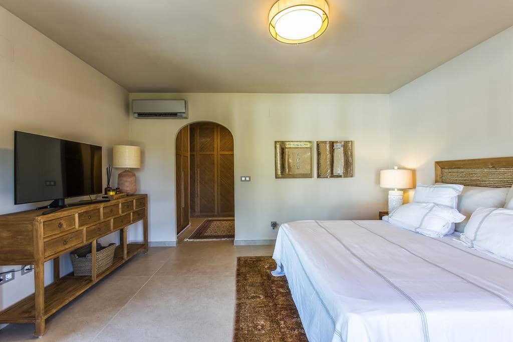 4 sypialnia Willa na sprzedaż w Denia z basenem garażem - 1 290 000 € (Ref: 9100163)