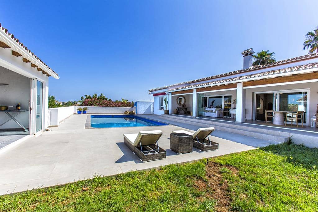 4 sypialnia Willa na sprzedaż w Denia z basenem garażem - 1 290 000 € (Ref: 9100163)