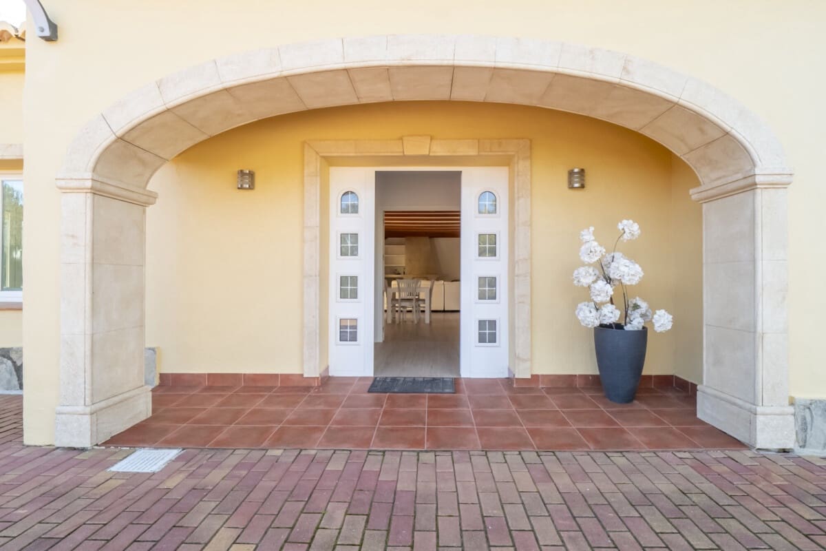 4 bedroom Villa for sale in Gata de Gorgos - € 629,000 (Ref: 9100166)