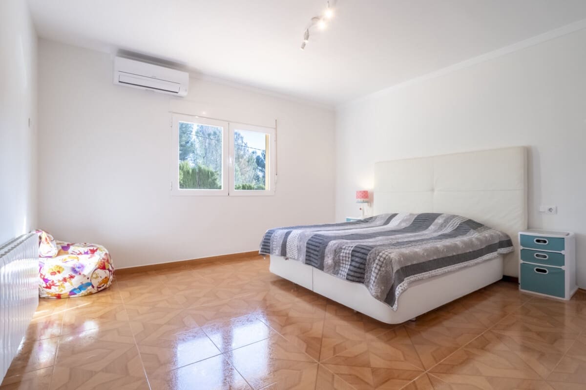 4 bedroom Villa for sale in Gata de Gorgos - € 629,000 (Ref: 9100166)