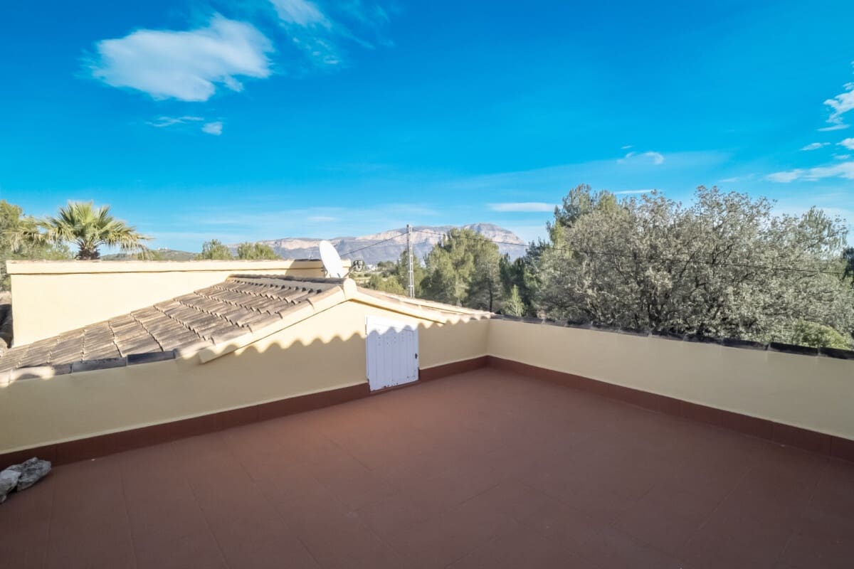 4 bedroom Villa for sale in Gata de Gorgos - € 629,000 (Ref: 9100166)