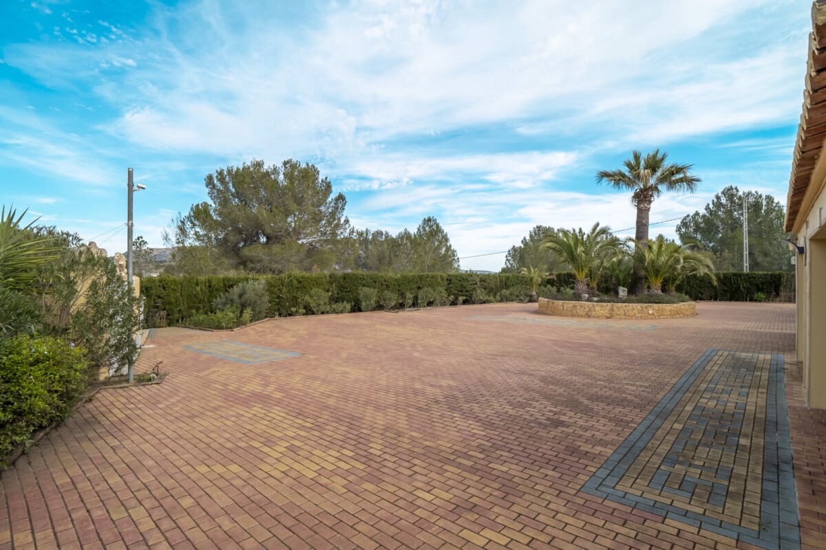 4 bedroom Villa for sale in Gata de Gorgos - € 629,000 (Ref: 9100166)