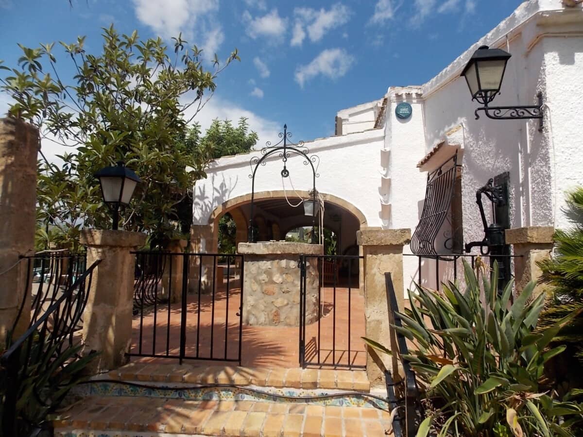 5 bedroom Villa for sale in Javea / Xabia with pool - € 1,250,000 (Ref: 9100171)
