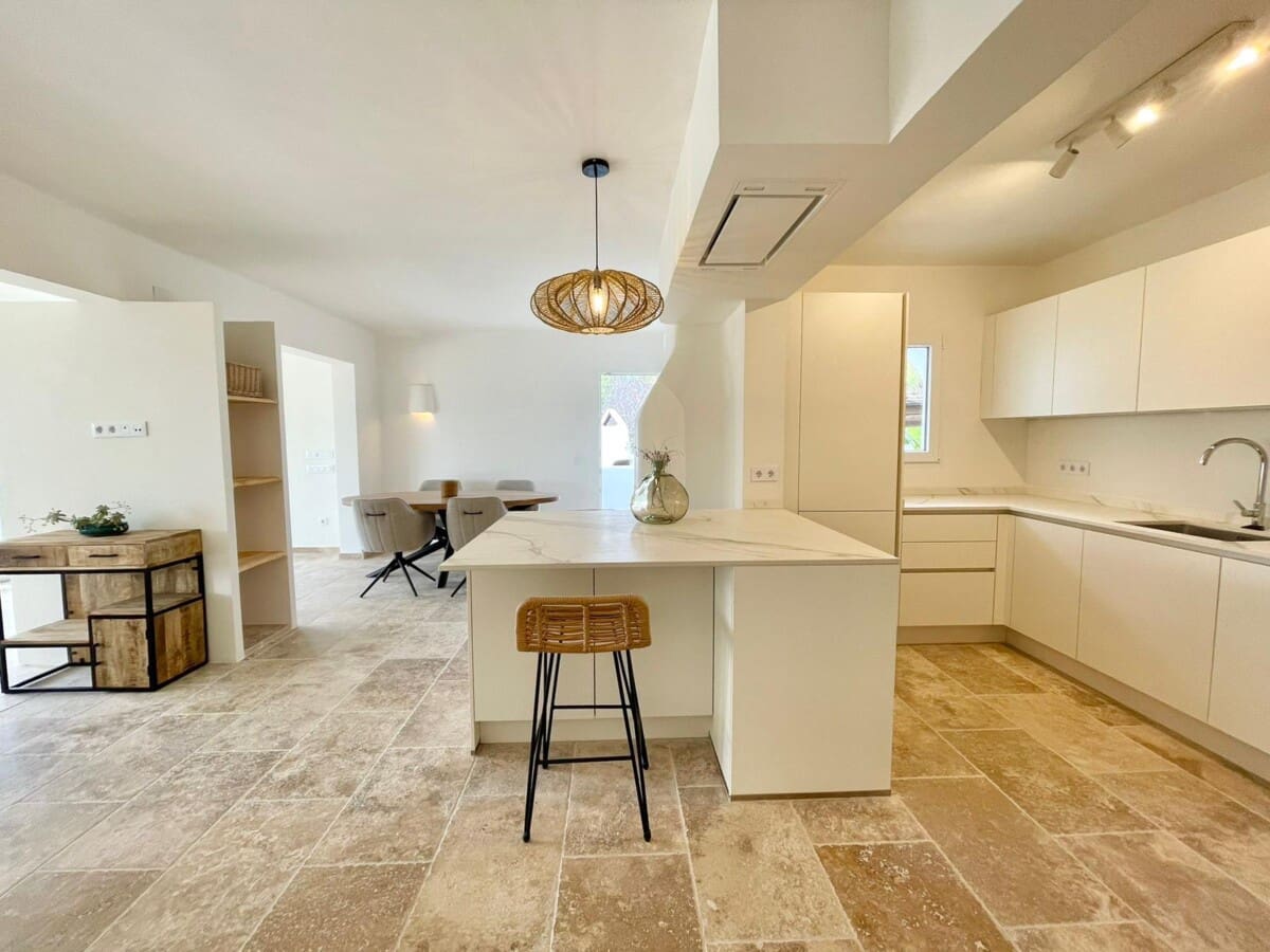 5 bedroom Villa for sale in Javea / Xabia with pool - € 950,000 (Ref: 9100172)