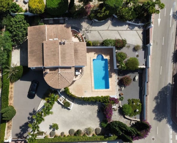 Chalet de 4 habitaciones en Javea / Xàbia en venta con piscina - 695.000 € (Ref: 9100176)