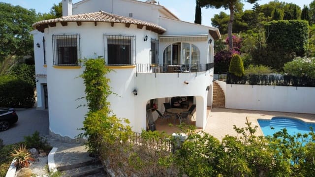 Chalet de 4 habitaciones en Javea / Xàbia en venta con piscina - 695.000 € (Ref: 9100176)