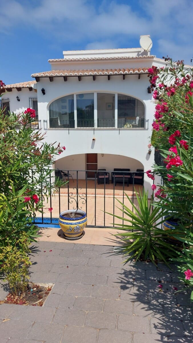 4 bedroom Villa for sale in Javea / Xabia with pool - € 695,000 (Ref: 9100176)