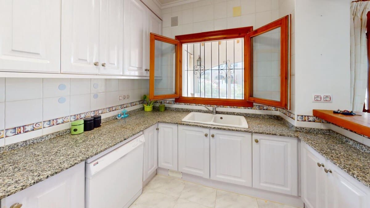 4 bedroom Villa for sale in Javea / Xabia with pool - € 695,000 (Ref: 9100176)