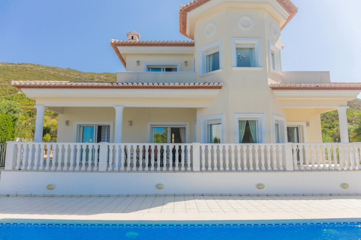 3 bedroom Villa for sale in Javea / Xabia with pool - € 720,000 (Ref: 9100177)