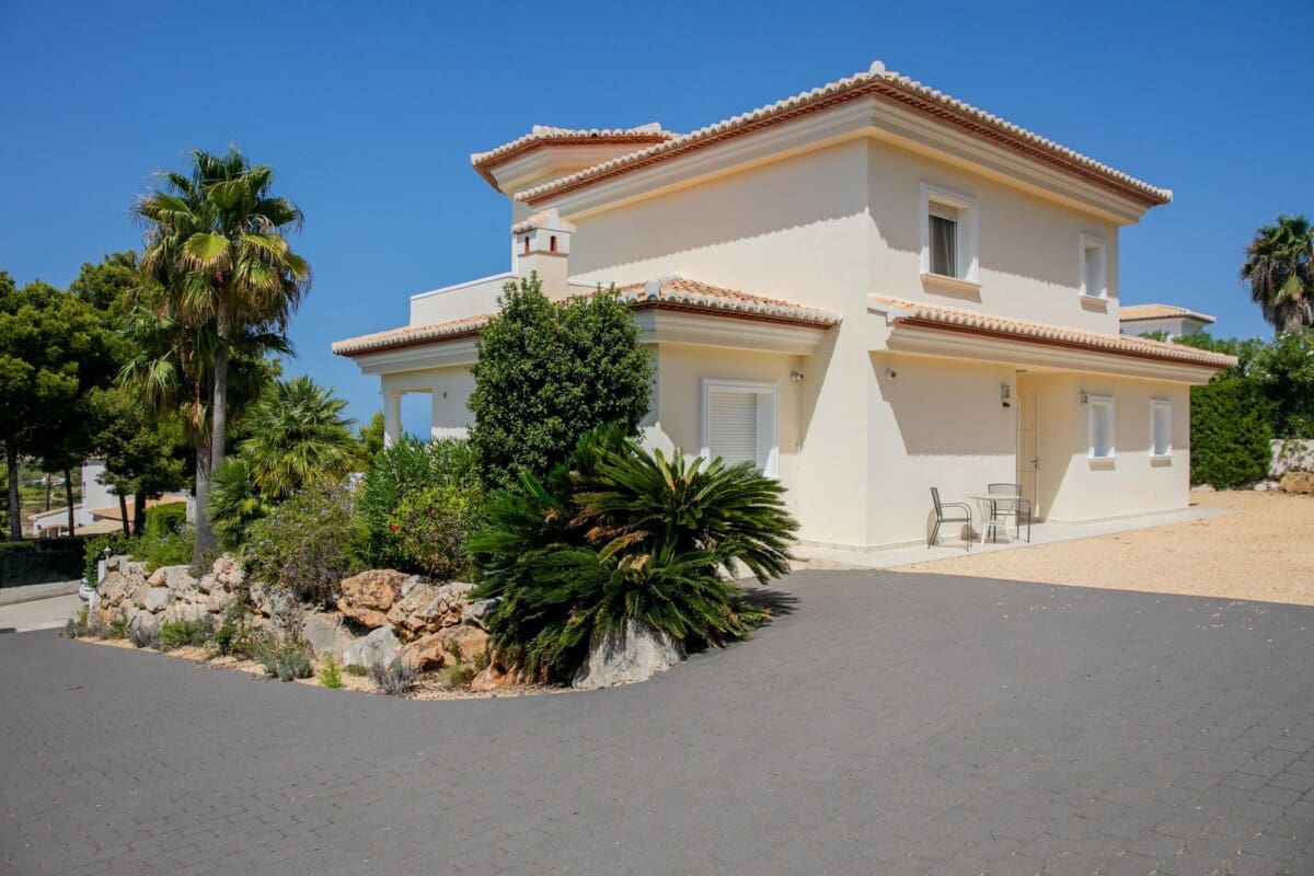 3 bedroom Villa for sale in Javea / Xabia with pool - € 720,000 (Ref: 9100177)