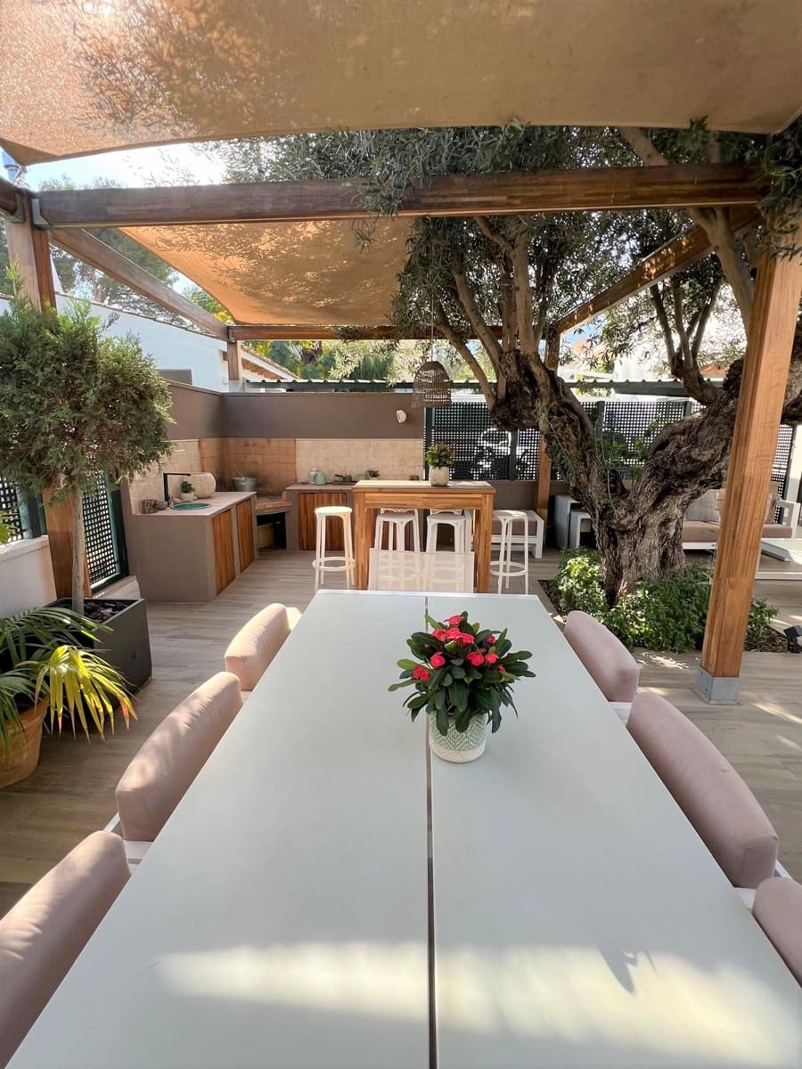 2 soveværelse Rækkehus til leje i Denia med garage - € 1.800 (Ref: 9144662)