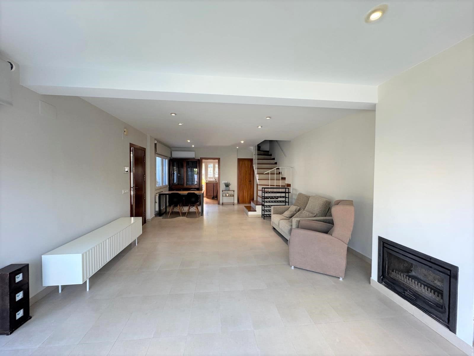 2 soveværelse Rækkehus til leje i Denia med garage - € 1.800 (Ref: 9144662)