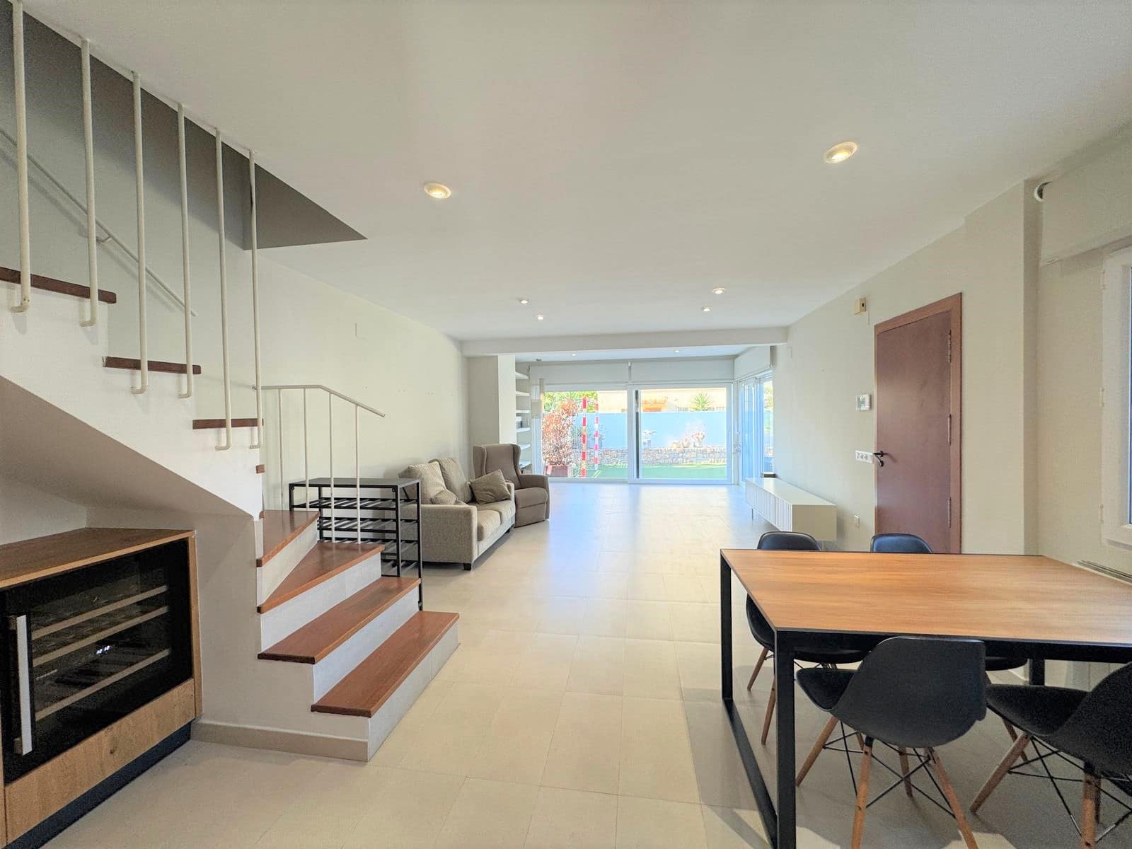 2 soveværelse Rækkehus til leje i Denia med garage - € 1.800 (Ref: 9144662)