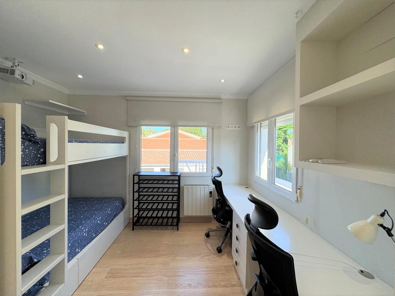 2 soveværelse Rækkehus til leje i Denia med garage - € 1.800 (Ref: 9144662)