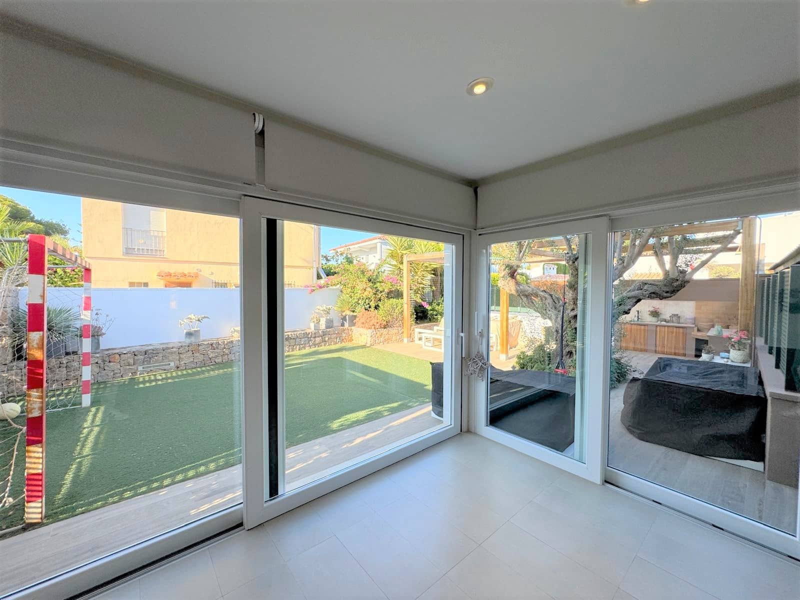 2 soveværelse Rækkehus til leje i Denia med garage - € 1.800 (Ref: 9144662)