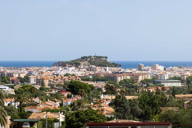 6 quarto Moradia para venda em Dénia com piscina garagem - 1 450 000 € (Ref: 9172466)