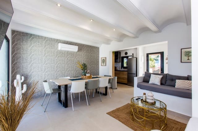 2 slaapkamer Villa te koop in El Montgó, Dénia met zwembad garage - € 649.000 (Ref: 9204022)