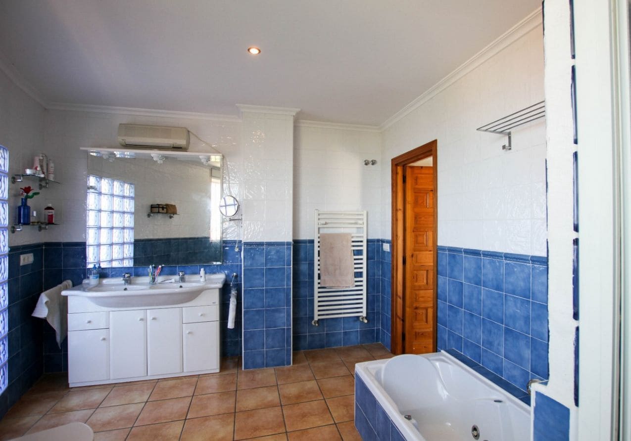 3 chambre Villa/Maison à vendre à Denia avec piscine garage - 440 000 € (Ref: 9204023)