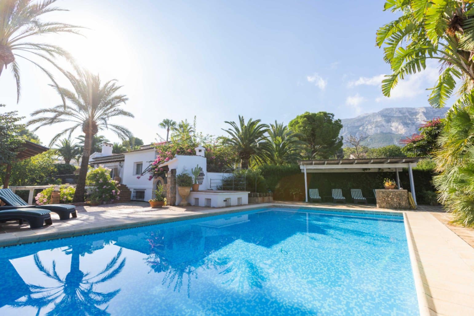 5 slaapkamer Villa te koop in Denia met zwembad garage - € 1.295.000 (Ref: 9309279)