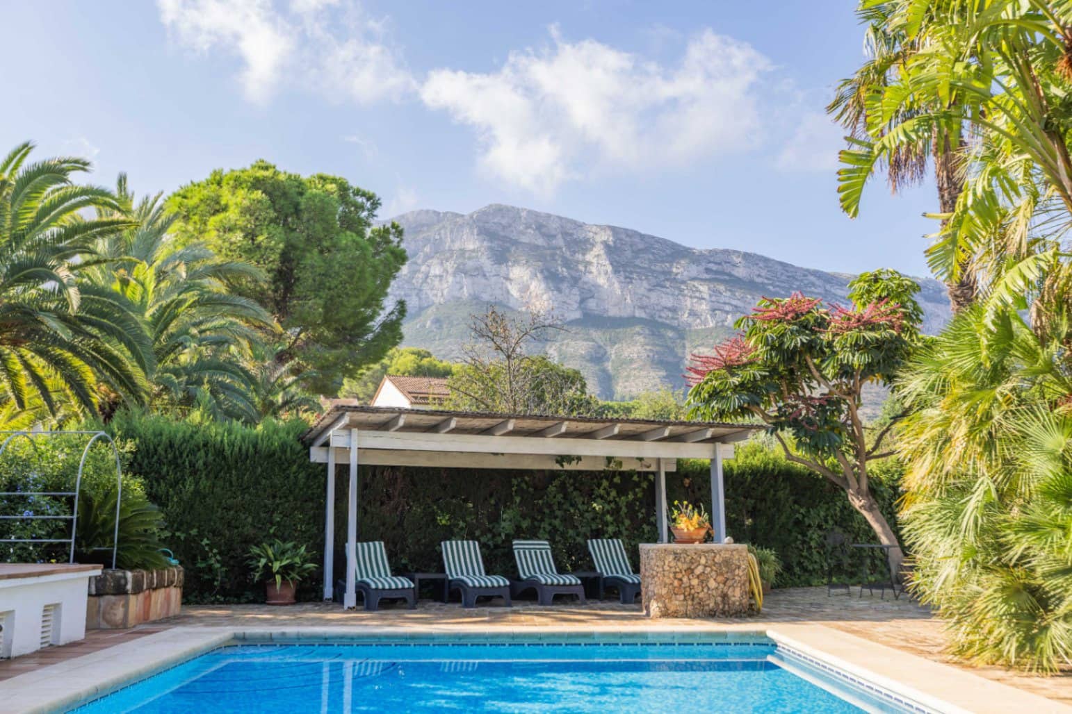 5 slaapkamer Villa te koop in Denia met zwembad garage - € 1.295.000 (Ref: 9309279)