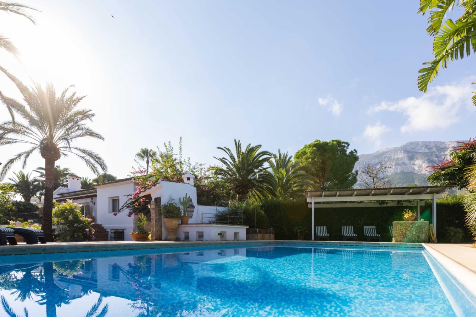 5 slaapkamer Villa te koop in Denia met zwembad garage - € 1.295.000 (Ref: 9309279)