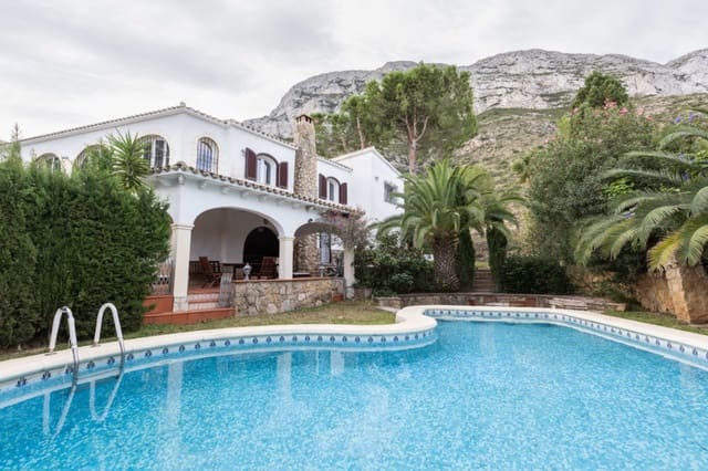 5 soverom Villa til salgs i El Montgó, Dénia med svømmebasseng garasje - € 850 000 (Ref: 9353948)