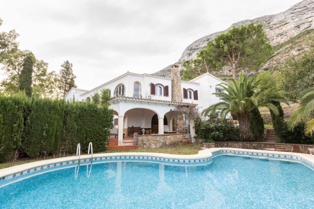 5 slaapkamer Villa te koop in El Montgó, Dénia met zwembad garage - € 850.000 (Ref: 9353948)