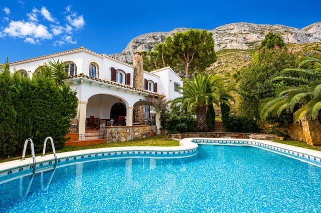 5 Zimmer Villa zu verkaufen in El Montgó, Dénia mit Pool Garage - 750.000 € (Ref: 9353948)