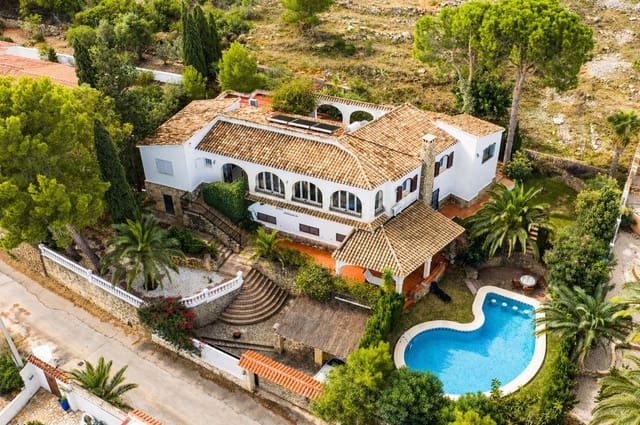 5 Zimmer Villa zu verkaufen in El Montgó, Dénia mit Pool Garage - 750.000 € (Ref: 9353948)