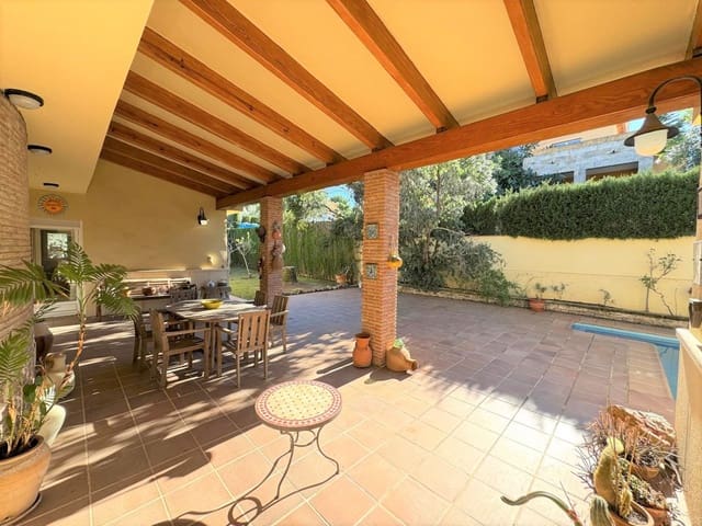 3 soveværelse Villa til salg i Dénia med swimmingpool garage - € 680.000 (Ref: 9490081)