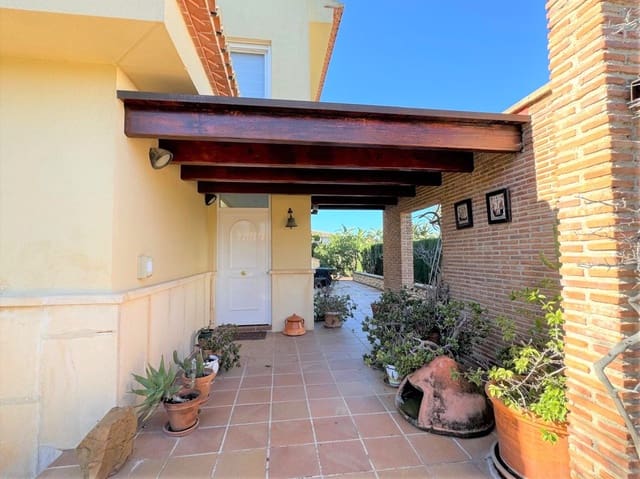 3 soveværelse Villa til salg i Dénia med swimmingpool garage - € 680.000 (Ref: 9490081)