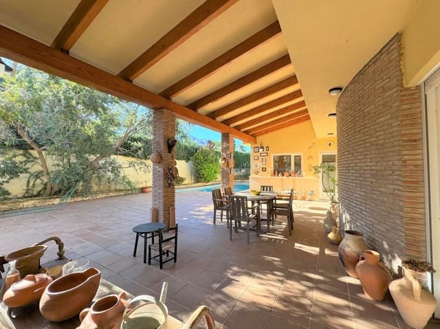 3 soveværelse Villa til salg i Dénia med swimmingpool garage - € 680.000 (Ref: 9490081)