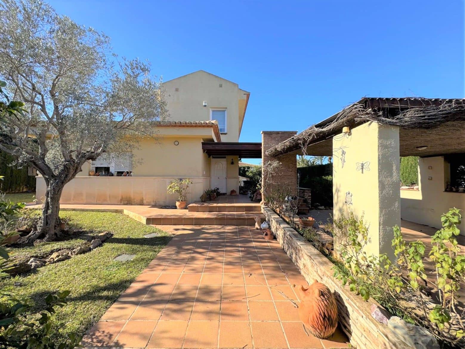 3 Zimmer Villa zu verkaufen in Denia mit Pool Garage - 680.000 € (Ref: 9490081)