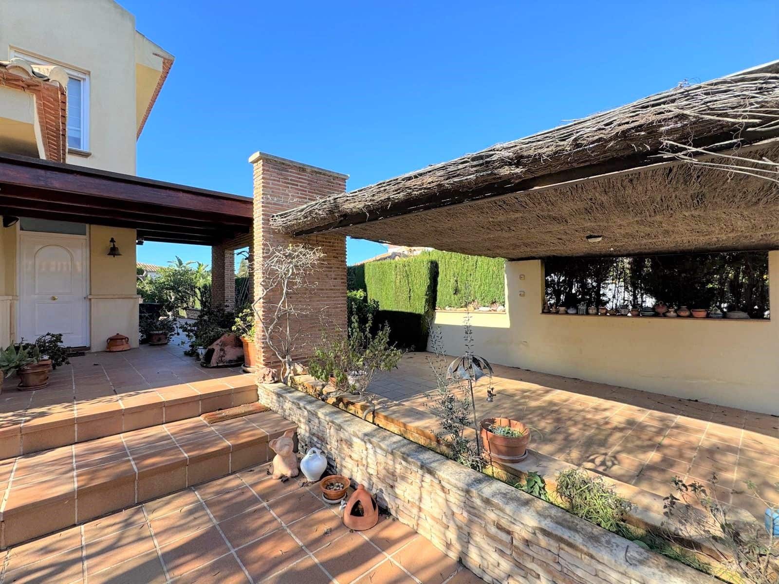 3 Zimmer Villa zu verkaufen in Denia mit Pool Garage - 680.000 € (Ref: 9490081)