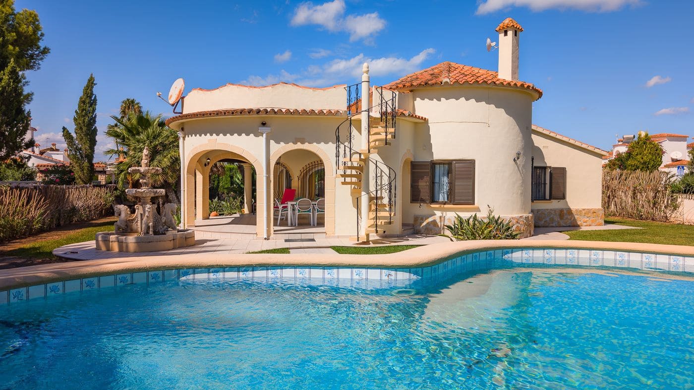 2 chambre Villa/Maison à vendre à Denia avec piscine garage - 575 000 € (Ref: 9522871)