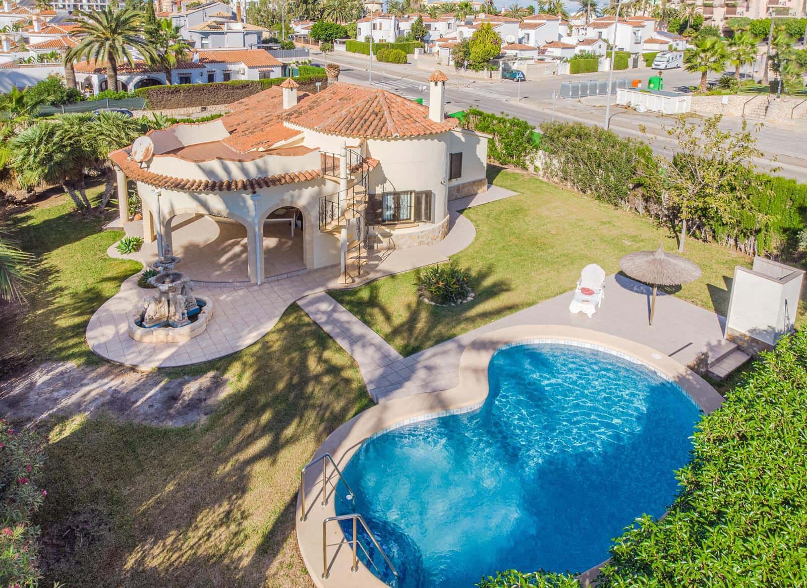 2 chambre Villa/Maison à vendre à Denia avec piscine garage - 575 000 € (Ref: 9522871)