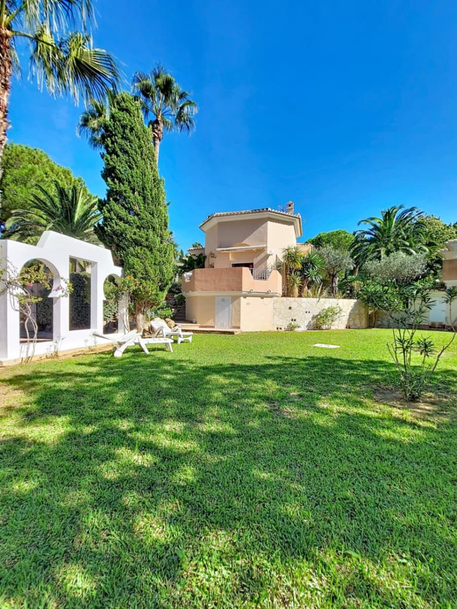 Chalet de 2 habitaciones en Dénia en venta con piscina garaje - 309.000 € (Ref: 9522877)