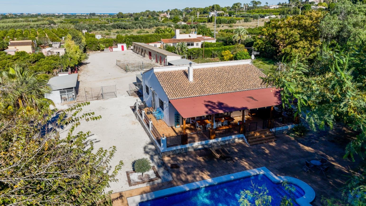 4 sypialnia Willa na sprzedaż w Denia z basenem garażem - 1 150 000 € (Ref: 9522884)