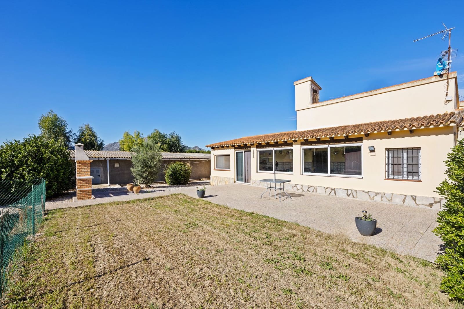 4 sypialnia Willa na sprzedaż w Denia z basenem garażem - 1 150 000 € (Ref: 9522884)