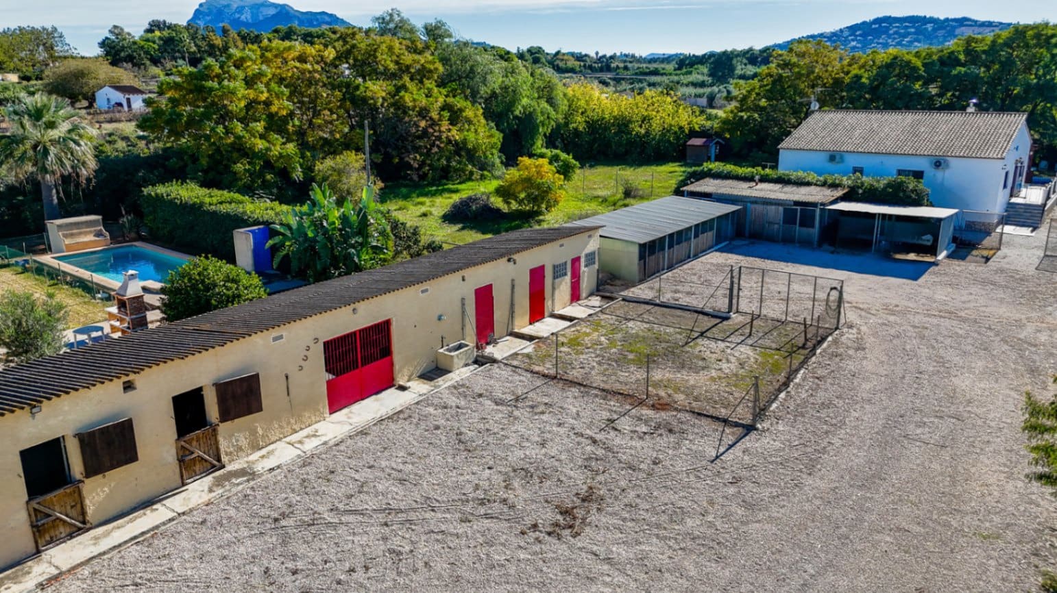 4 sypialnia Willa na sprzedaż w Denia z basenem garażem - 1 150 000 € (Ref: 9522884)