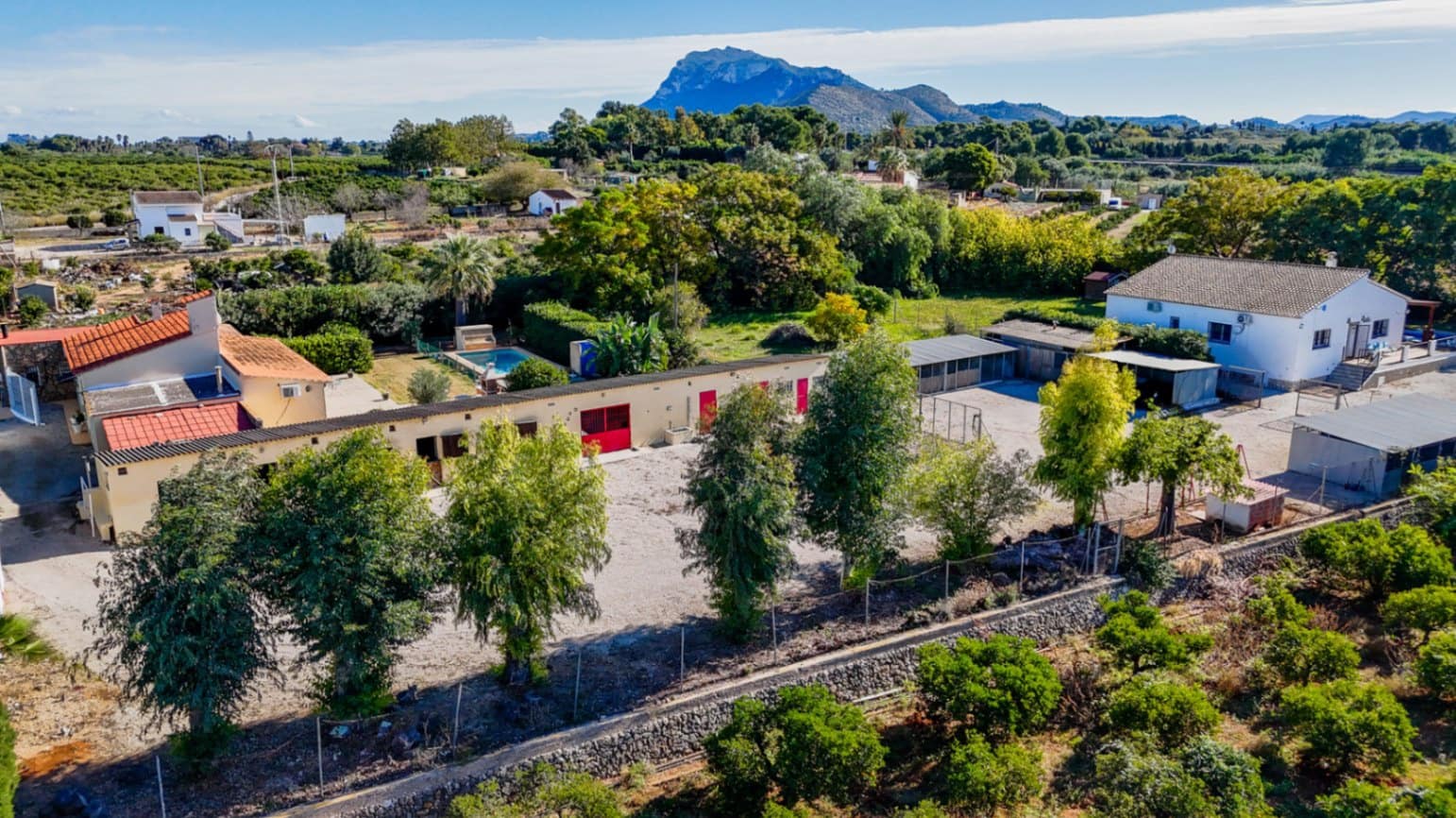 4 sypialnia Willa na sprzedaż w Denia z basenem garażem - 1 150 000 € (Ref: 9522884)