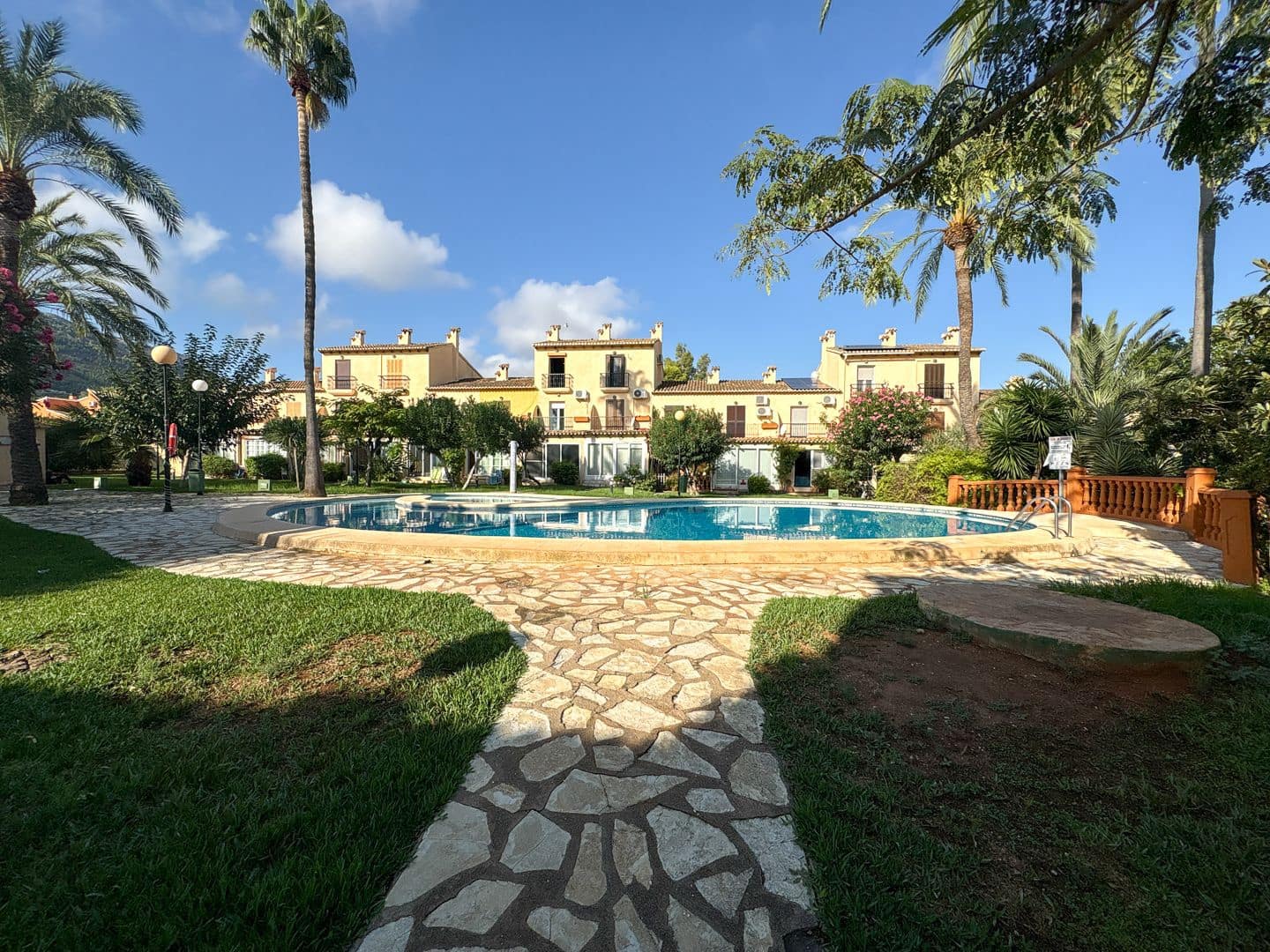 3 bedroom Terraced Villa for sale in Denia with pool garage - € 349,000 (Ref: 9522891)