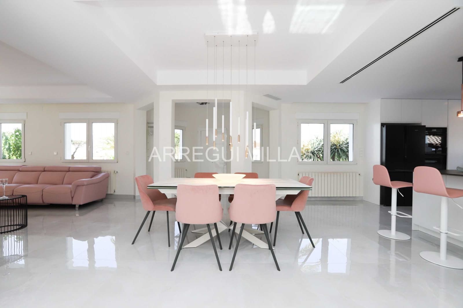 5 makuuhuone Huvila myytävänä paikassa Denia mukana uima-altaan - 1 260 000 € (Ref: 9522907)