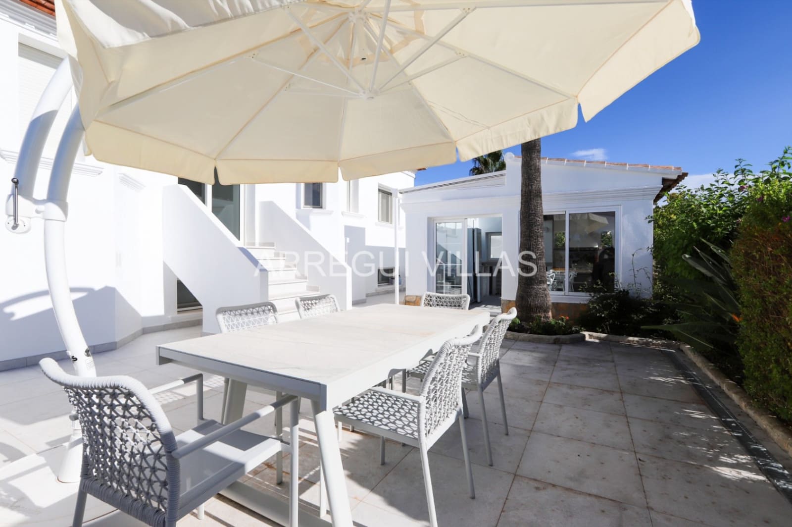 5 makuuhuone Huvila myytävänä paikassa Denia mukana uima-altaan - 1 260 000 € (Ref: 9522907)