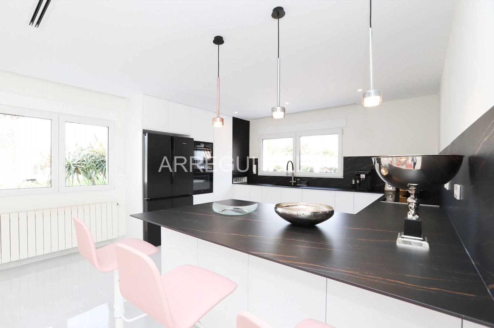 5 makuuhuone Huvila myytävänä paikassa Denia mukana uima-altaan - 1 260 000 € (Ref: 9522907)